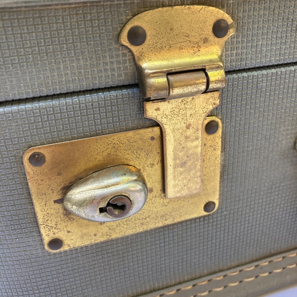 Meet your Posher, T - Picture 3 of 3